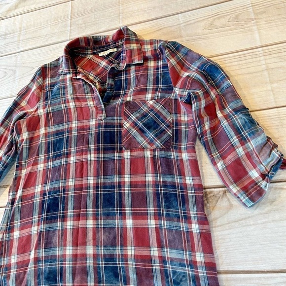 Skies are blue plaid light weight 3/4 sleeves light weight pull over shi… - Picture 2 of 7